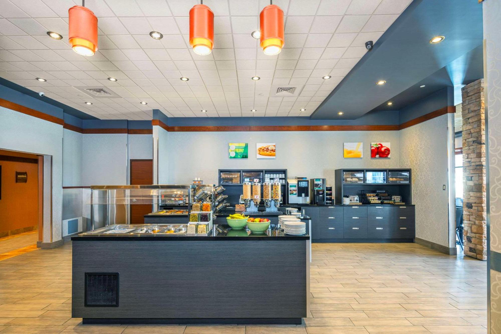 Quality Inn & Suites Lévis Exterior foto